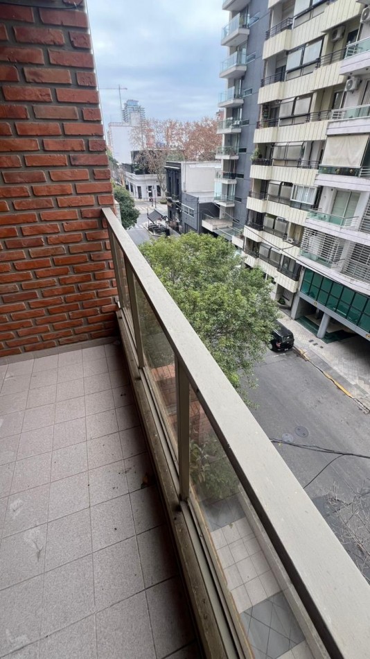 MONOAMBIENTE. BALCON AL FRENTE. GUEMES / OROÑO