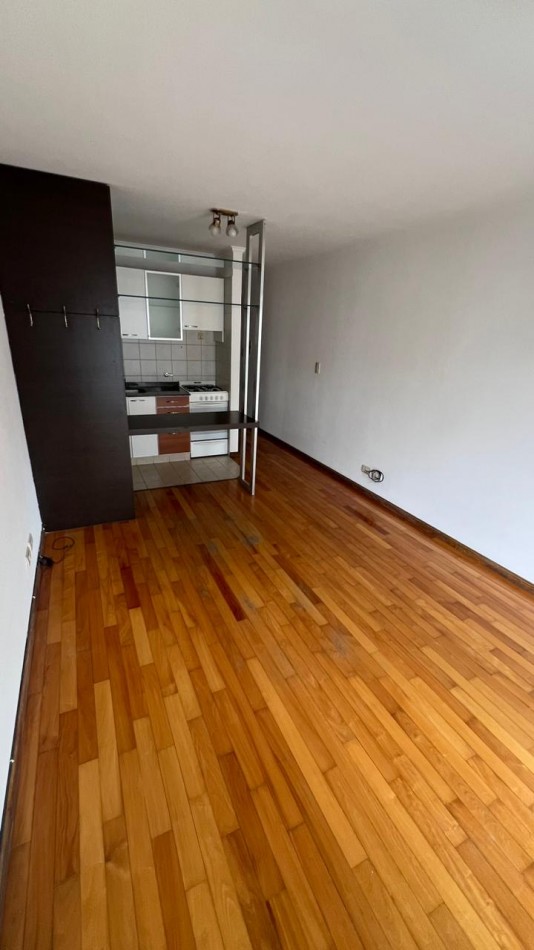 MONOAMBIENTE EN ALQUILER. BALCARCE / URQUIZA
