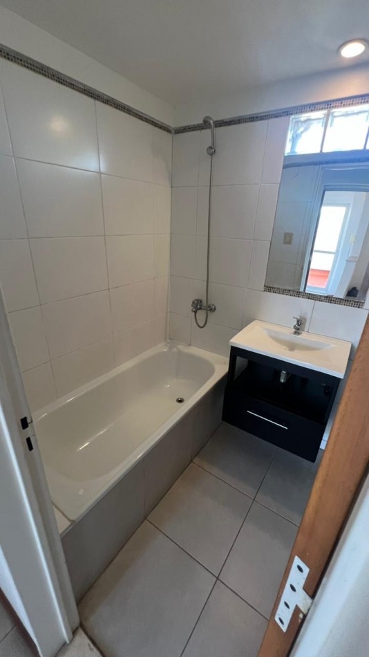 URQUIZA / CASTELLANOS. DEPTO 1 DORMITORIO (OPCION COCHERA) 