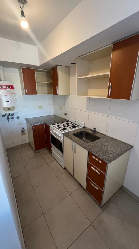 URQUIZA / CASTELLANOS. DEPTO 1 DORMITORIO (OPCION COCHERA) 