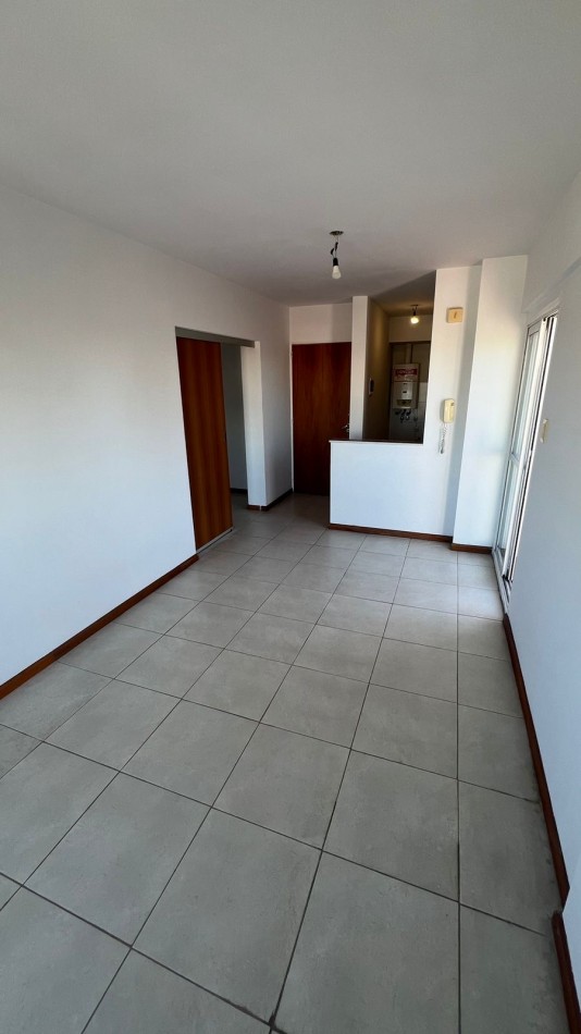 URQUIZA / CASTELLANOS. DEPTO 1 DORMITORIO (OPCION COCHERA) 