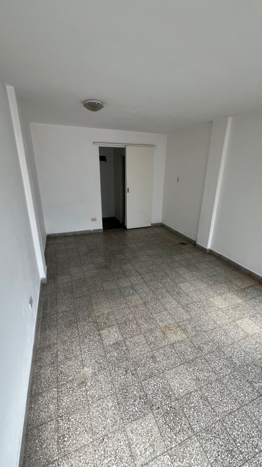 LOCAL COMERCIAL EN VENTA. LA PAZ 1885