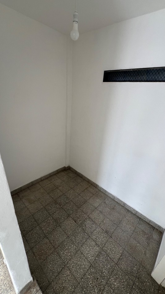 LOCAL COMERCIAL EN VENTA. LA PAZ 1885