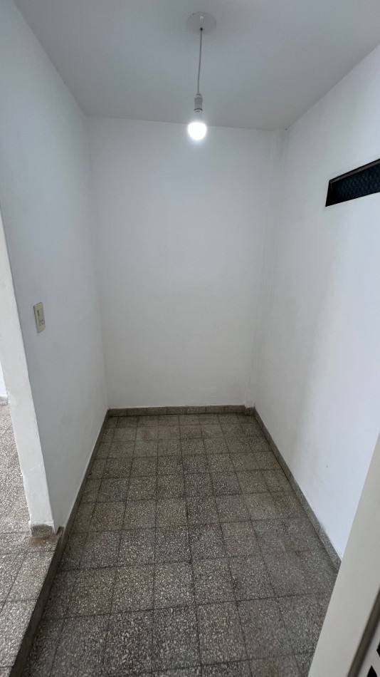 LOCAL COMERCIAL EN VENTA. LA PAZ 1885